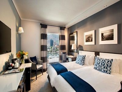 The Commodore Hotel 4*